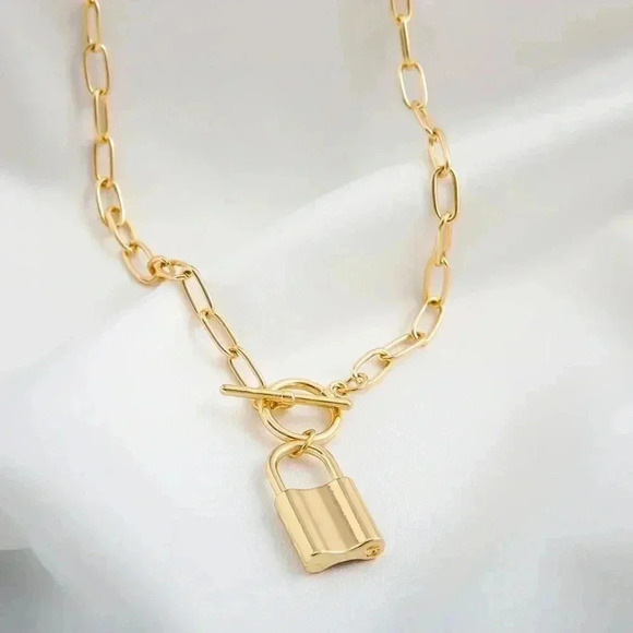 *NEW* 18K Gold  Plated Stainless Steel "LOCK" Necklace w/ Toggle Closure - Picture 6 of 10